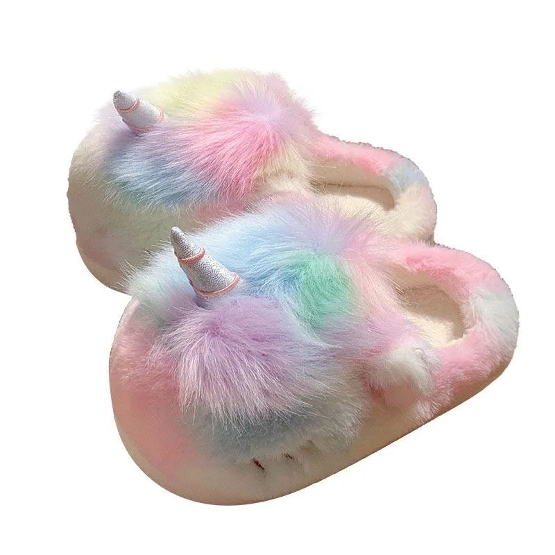 Pantoufles moelleuses en forme de licorne