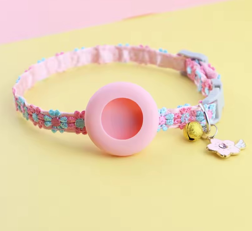 Collier mignon aux motifs colorés pour chat