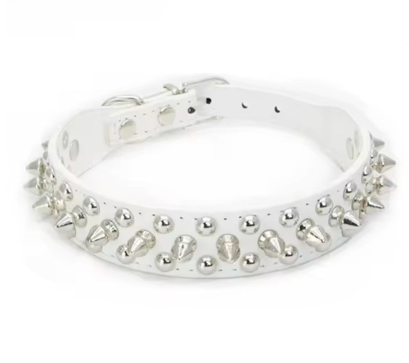 Collier orné de piques métallique style punk pour animaux de compagnie