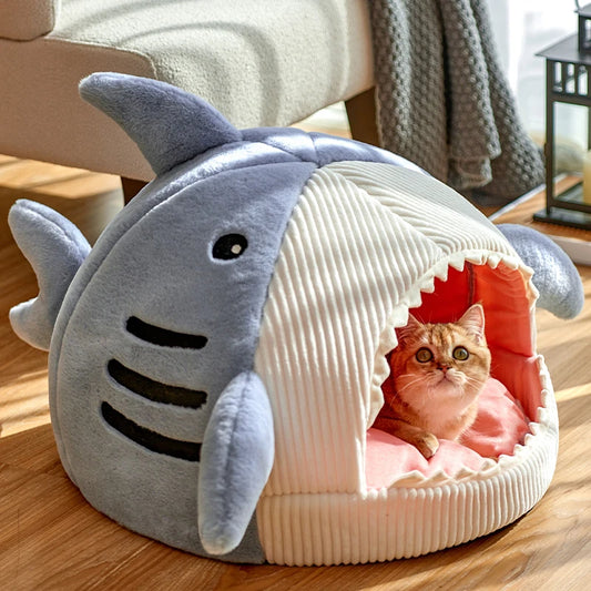 Panier lit en forme de requin pour chien et chat