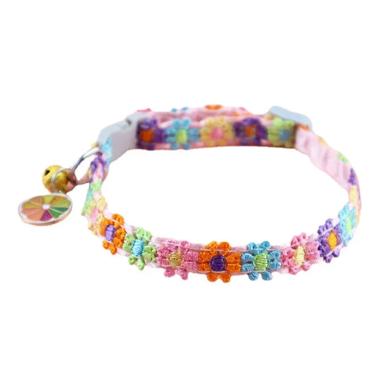 Collier mignon aux motifs colorés pour chat et petit chien