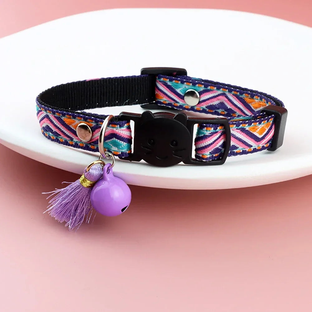Collier motif Jacquard pour chat et petit chien avec cloche et pompon