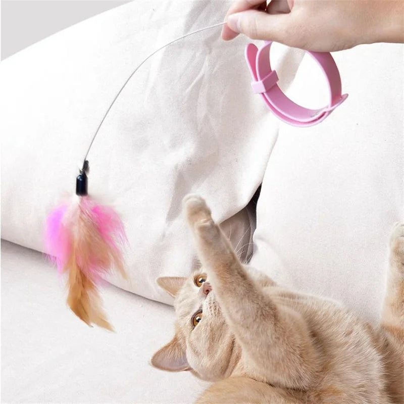 Jouet pour chats collier à plumes interactif