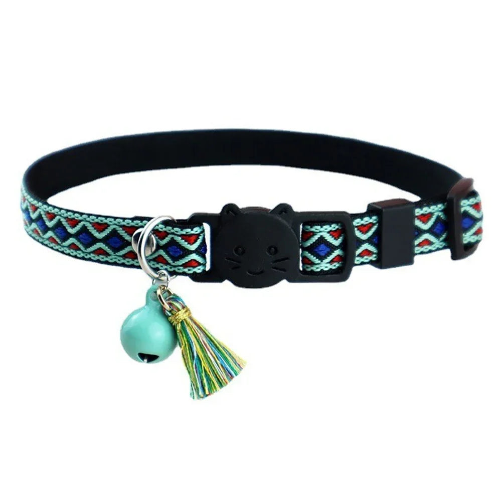 Collier motif Jacquard pour chat et petit chien avec cloche et pompon