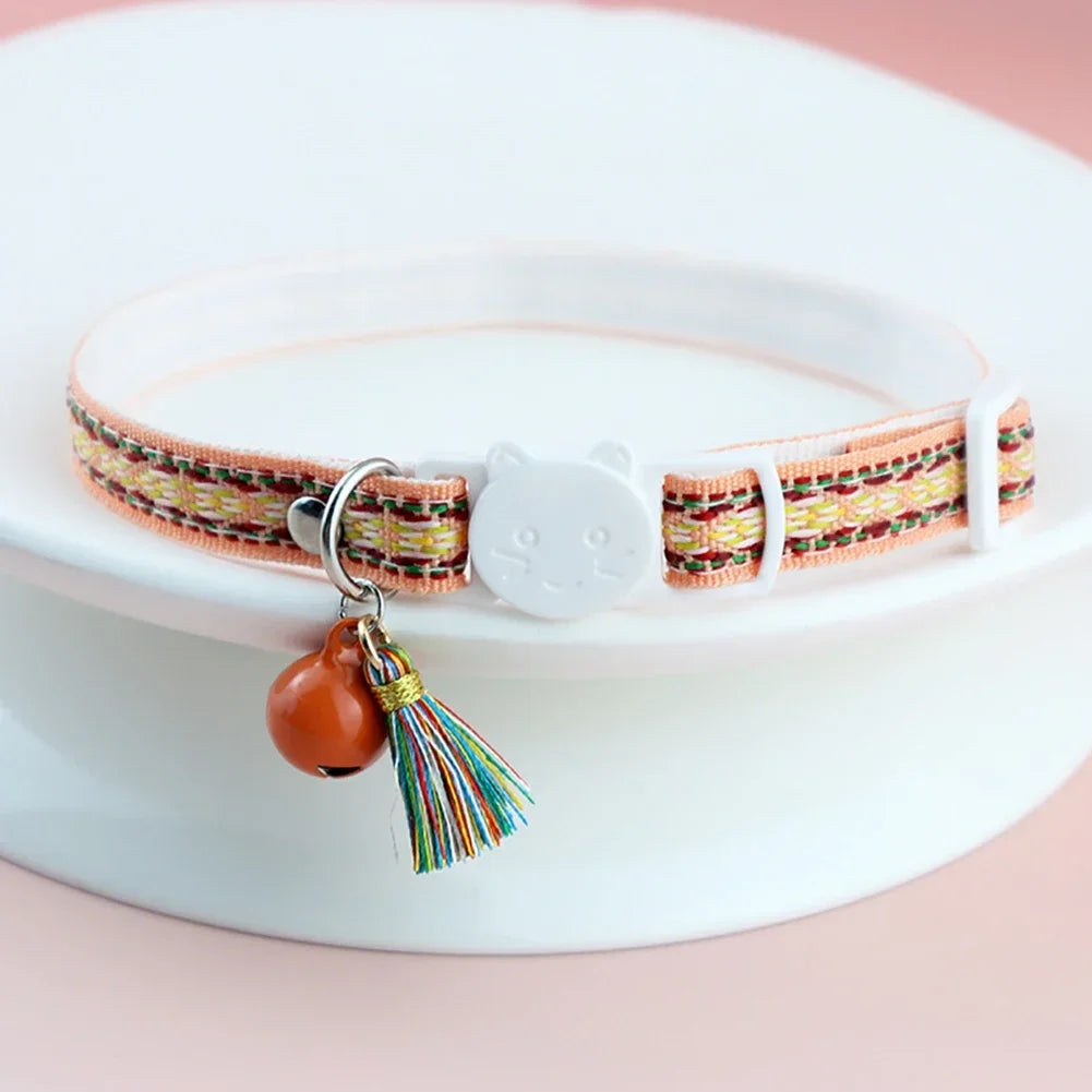 Collier motif Jacquard pour chat et petit chien avec cloche et pompon