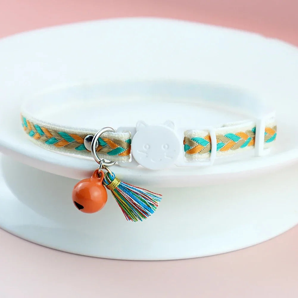 Collier motif Jacquard pour chat et petit chien avec cloche et pompon