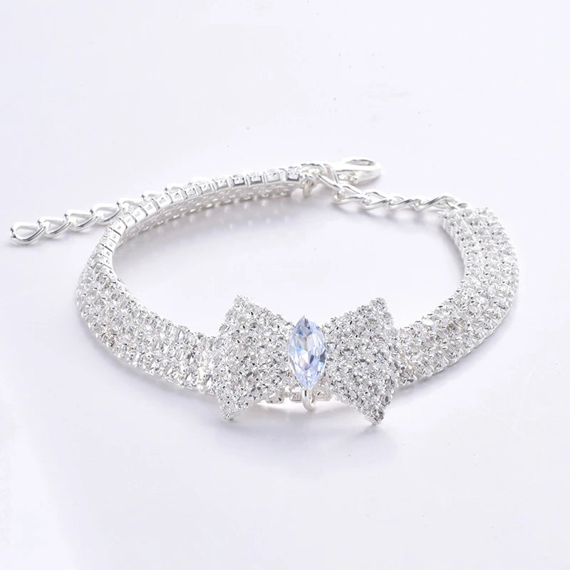 Collier strass nœud papillon luxueux pour chat