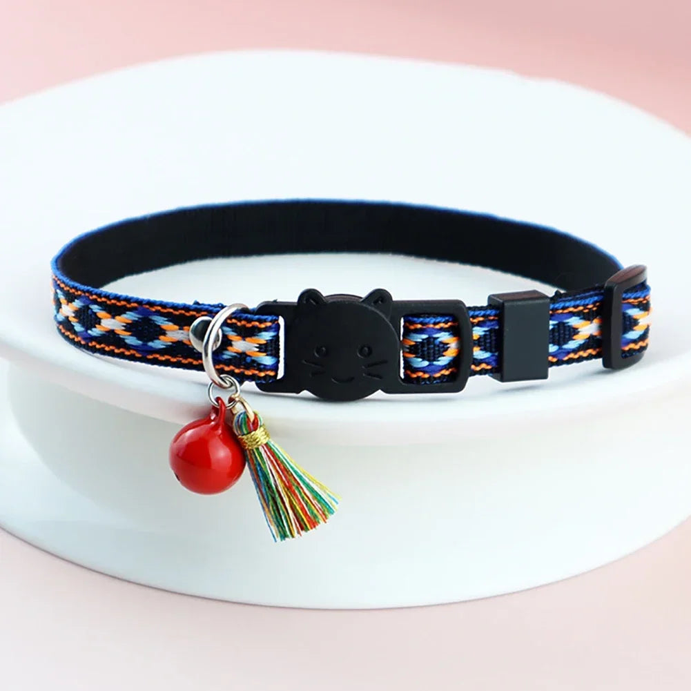 Collier motif Jacquard pour chat et petit chien avec cloche et pompon