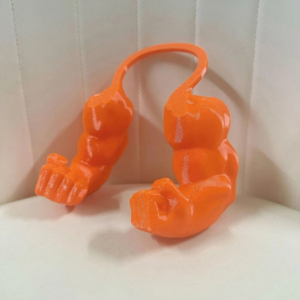 Bras musculaire imprimé en 3D. Cosplay pour chat