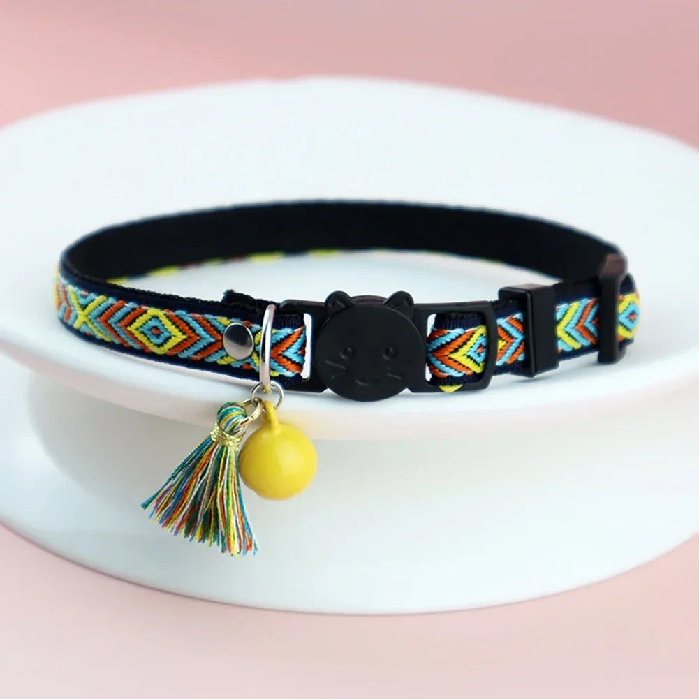 Collier motif Jacquard pour chat et petit chien avec cloche et pompon